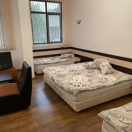 Hitar Petar Отель Габрово