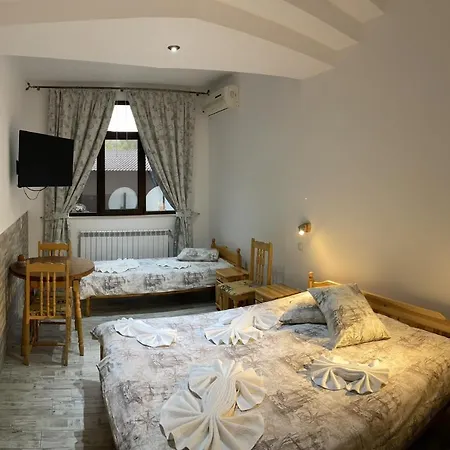 Отель Hitar Petar Габрово