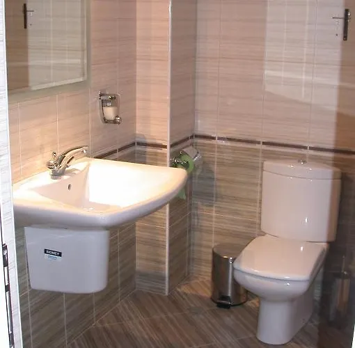 Отель Hitar Petar 2*