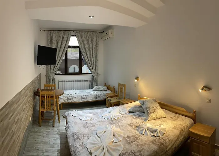 Отель Hitar Petar Габрово